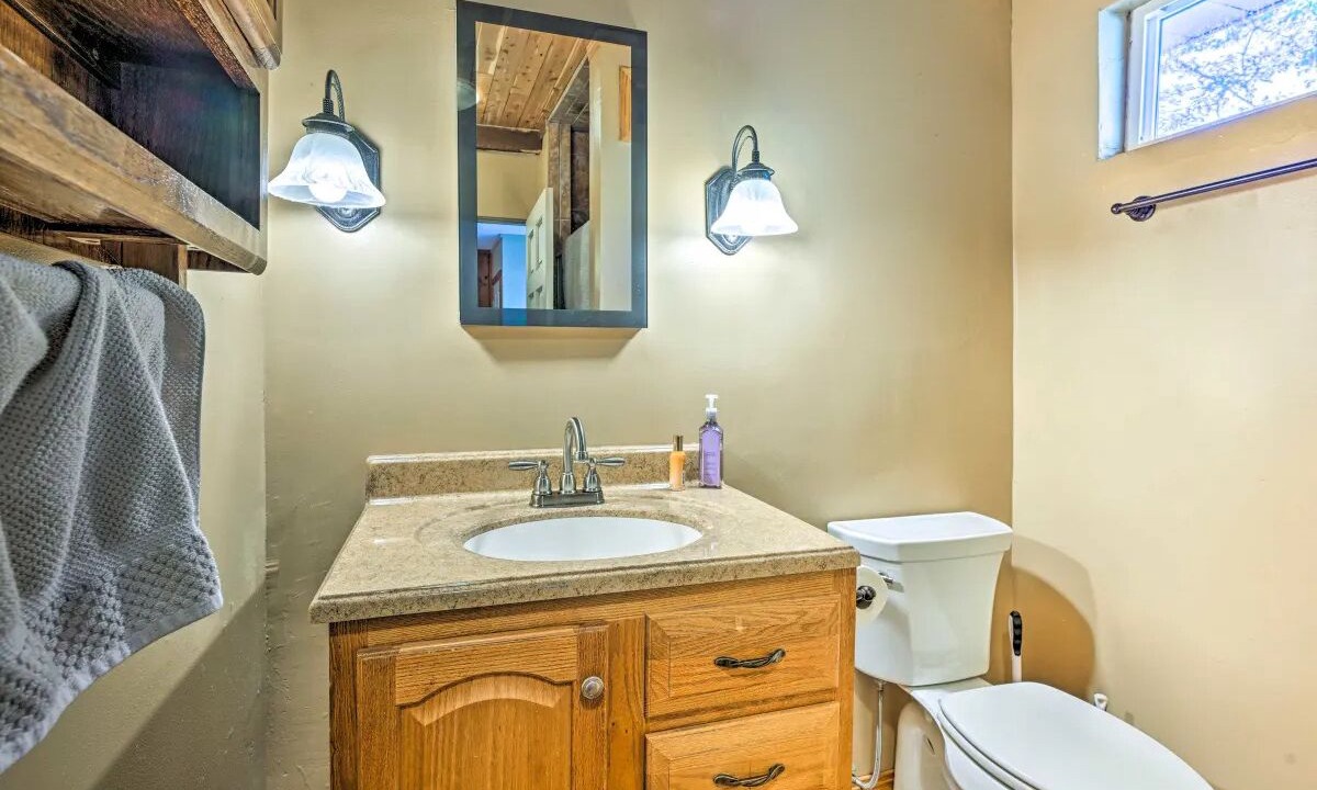 Photo of Bathroom in King