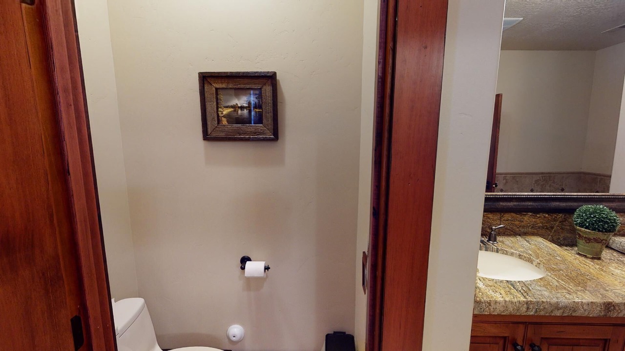 Photo of Bathroom in Island Park