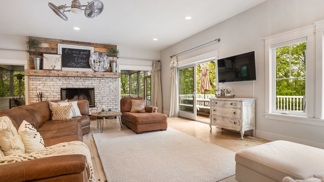 Photo of Livingroom in Saugatuck