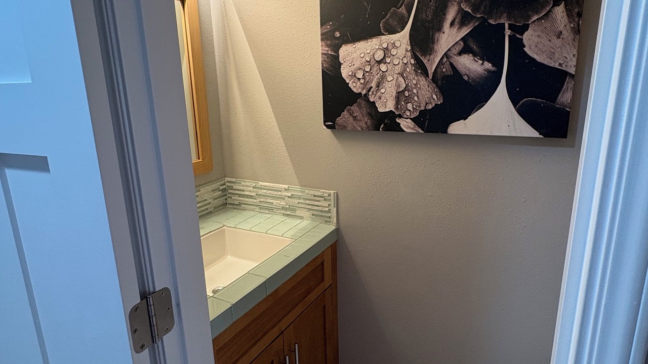 Photo of Bathroom in Siskiyou-Hargadine Historic District