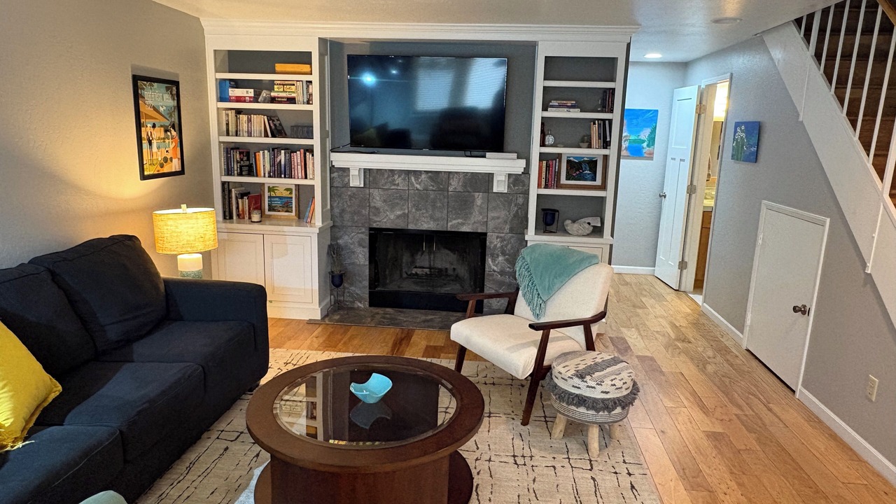 Photo of Livingroom in Siskiyou-Hargadine Historic District