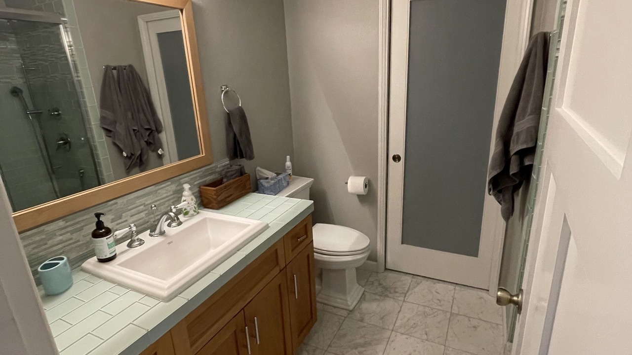 Photo of Bathroom in Siskiyou-Hargadine Historic District