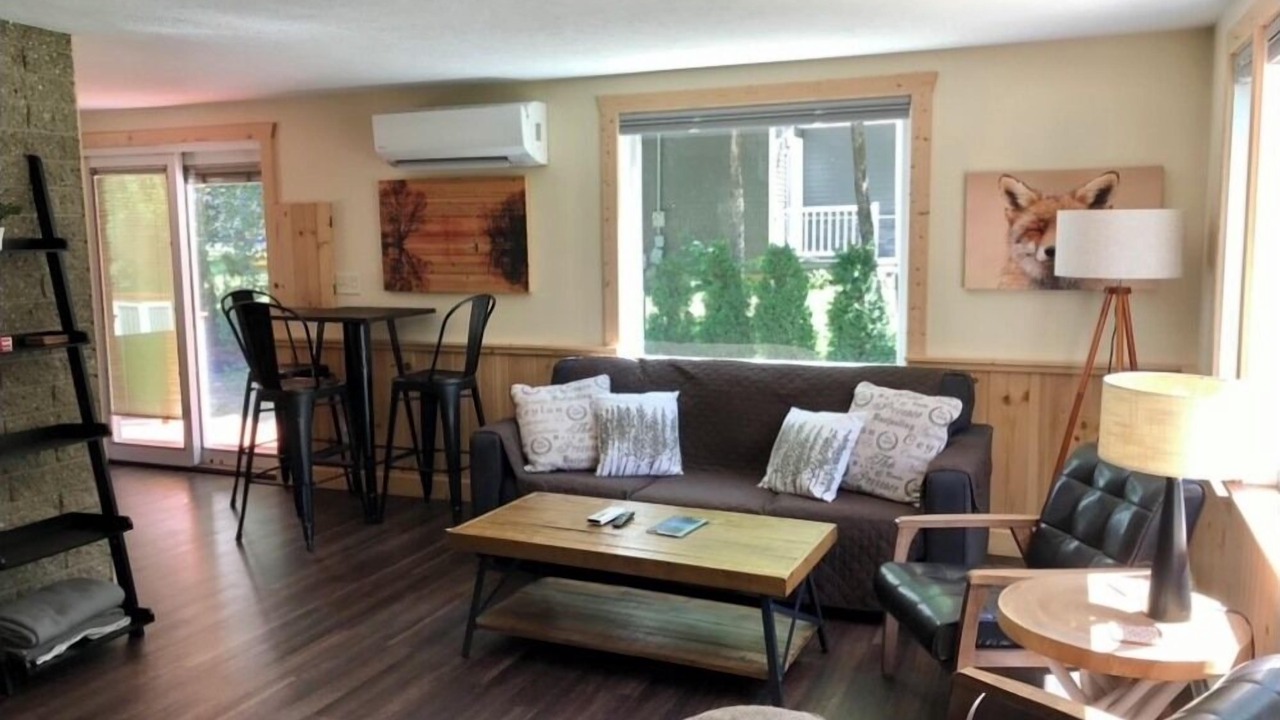 Photo of Livingroom in Duck Lake Peninsula