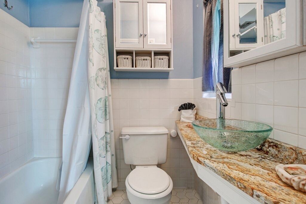 Photo of Bathroom in Bay Esplanade