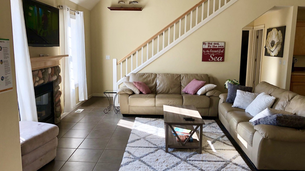 Photo of Livingroom in Four Sisters