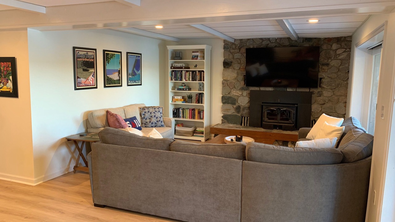 Photo of Livingroom in East Jordan
