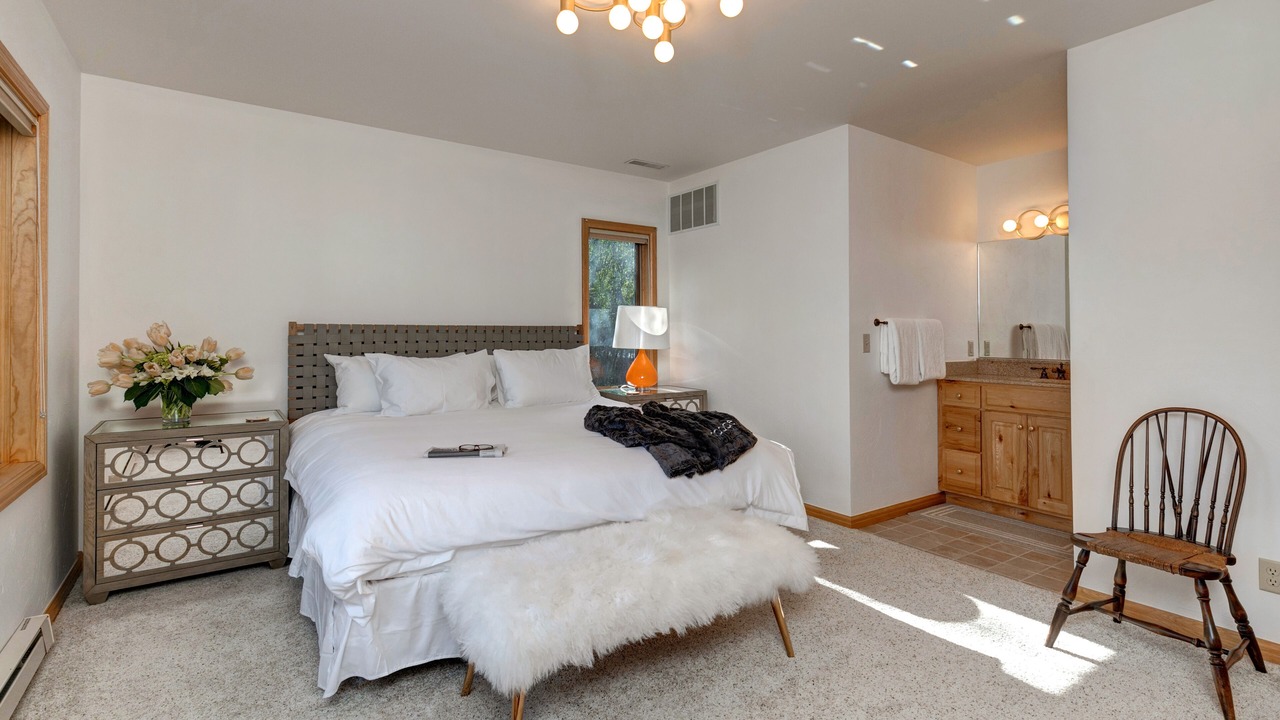 Photo of Bedroom in Teton Pines