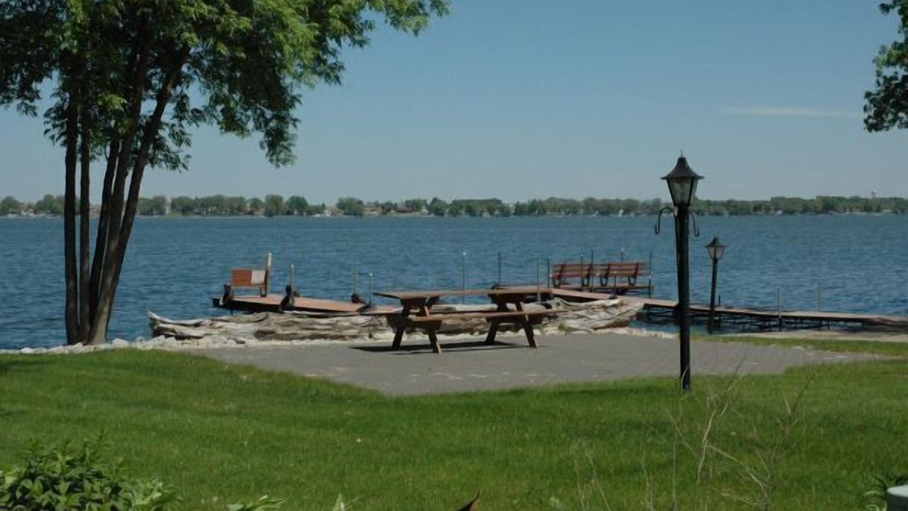 Photo of Others in Fox Lake
