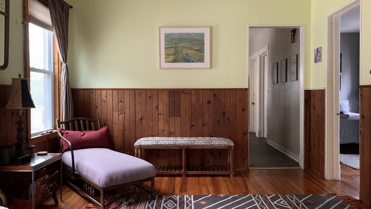 Photo of Bedroom in Stockade Historic District