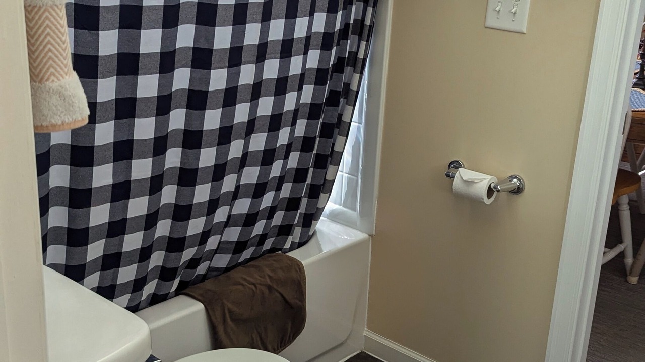 Photo of Bathroom in White Pine