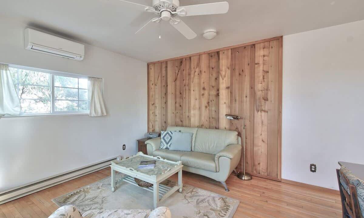Photo of Livingroom in McMinnville