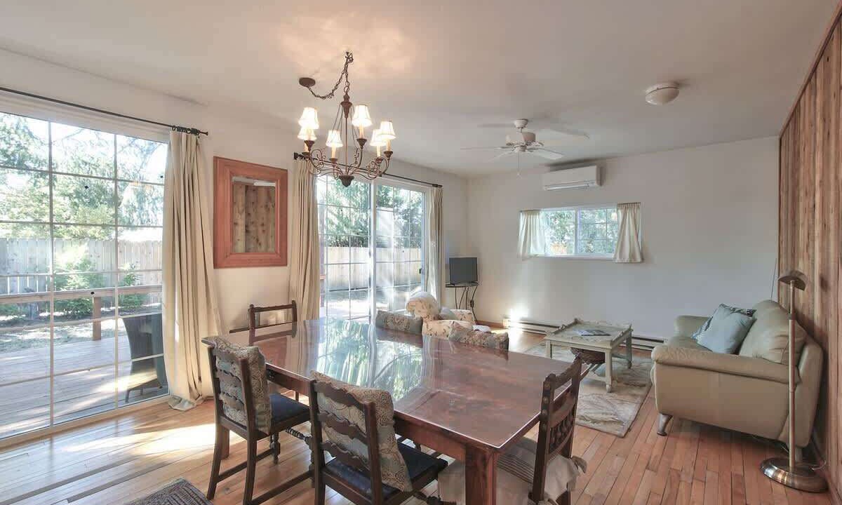 Photo of Livingroom in McMinnville