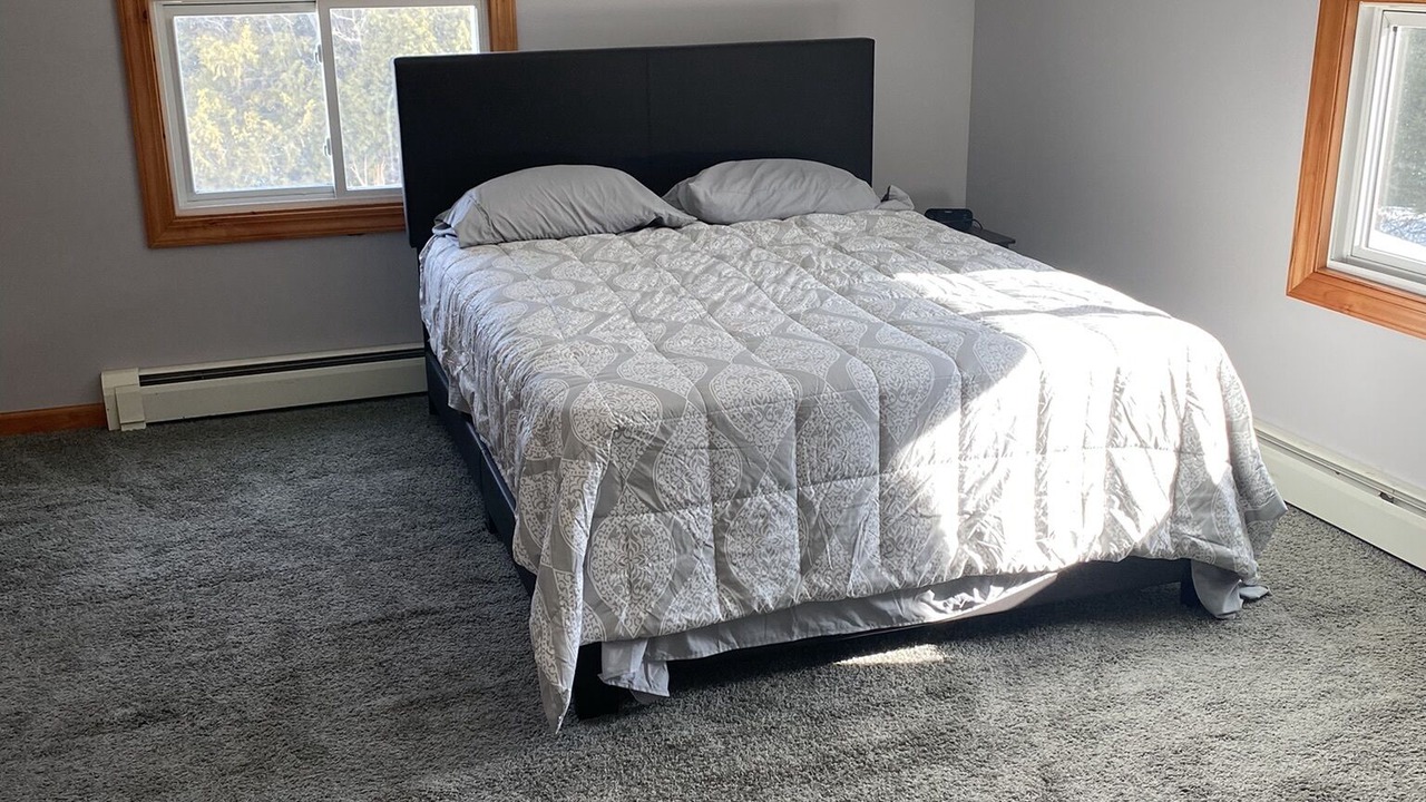 Photo of Bedroom in Allouez