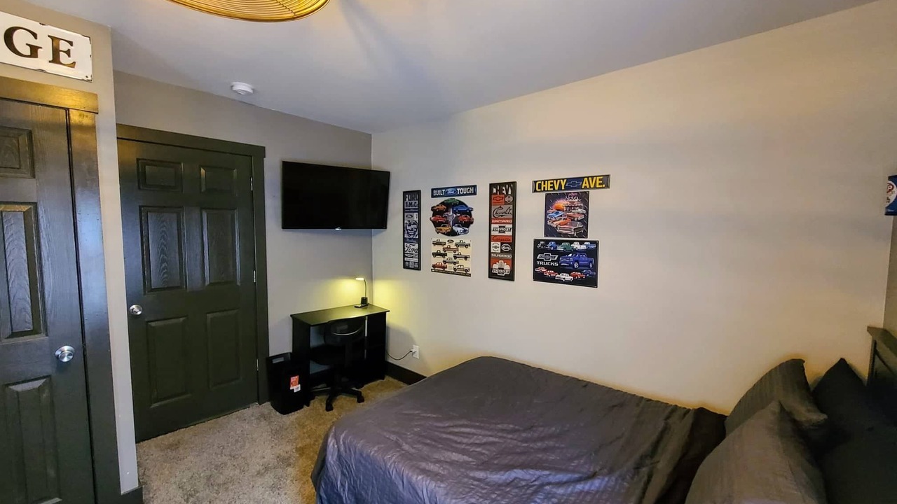 Photo of Bedroom in Vine