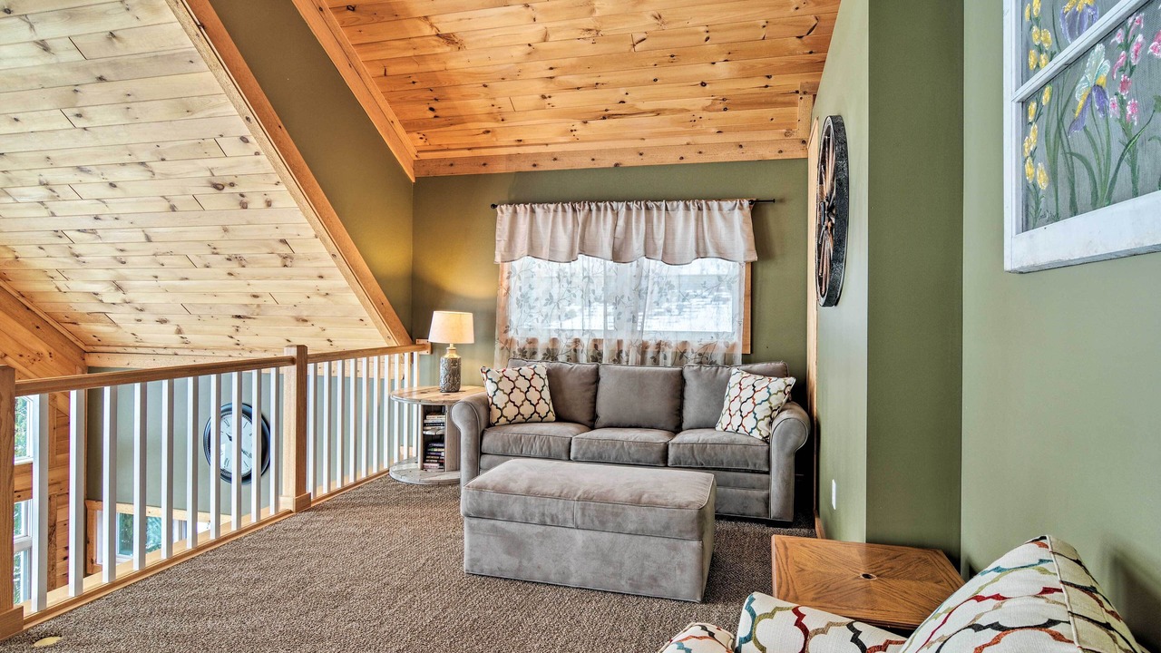 Photo of Livingroom in Cadillac