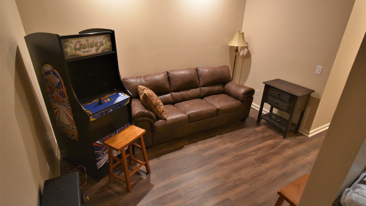 Photo of Livingroom in Screamer Mountain