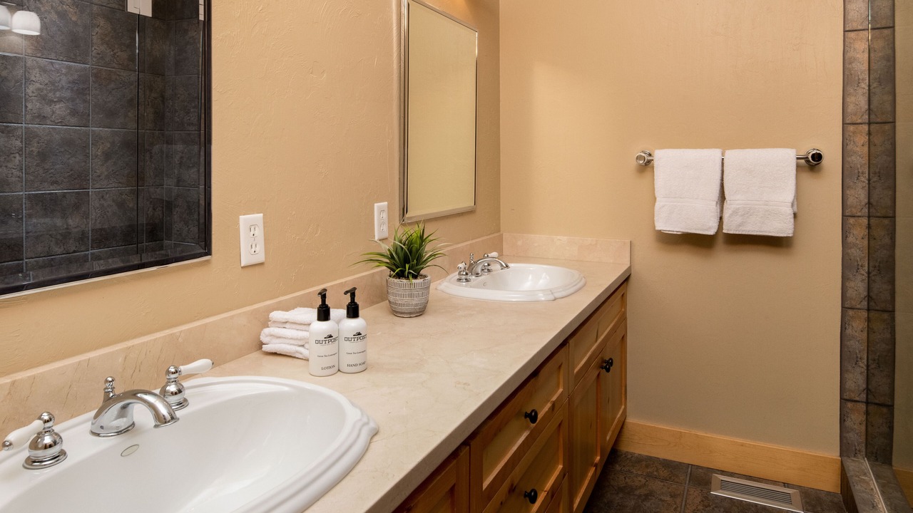 Photo of Bathroom in Granite Ridge