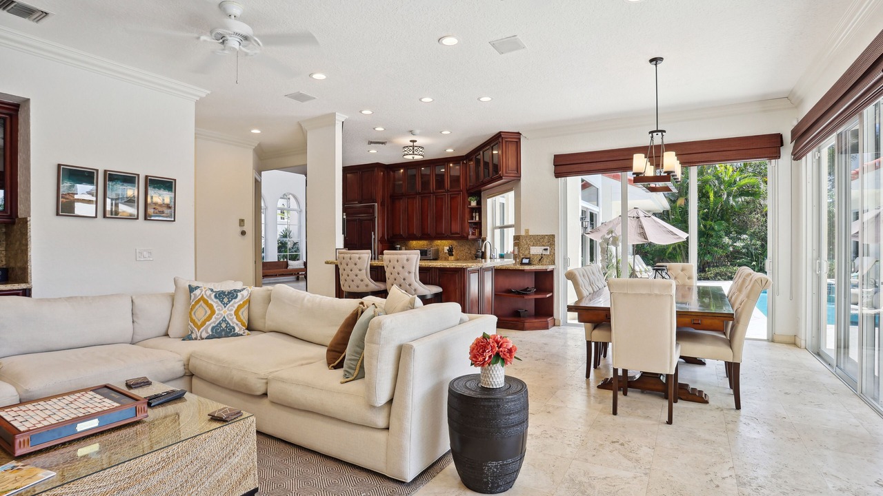 Photo of Bedroom in Tropic Isle