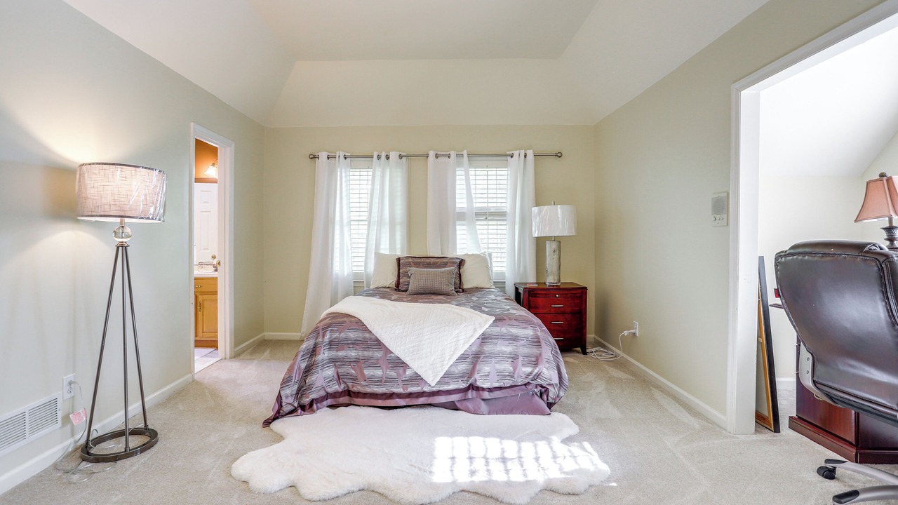 Photo of Bedroom in Roswell