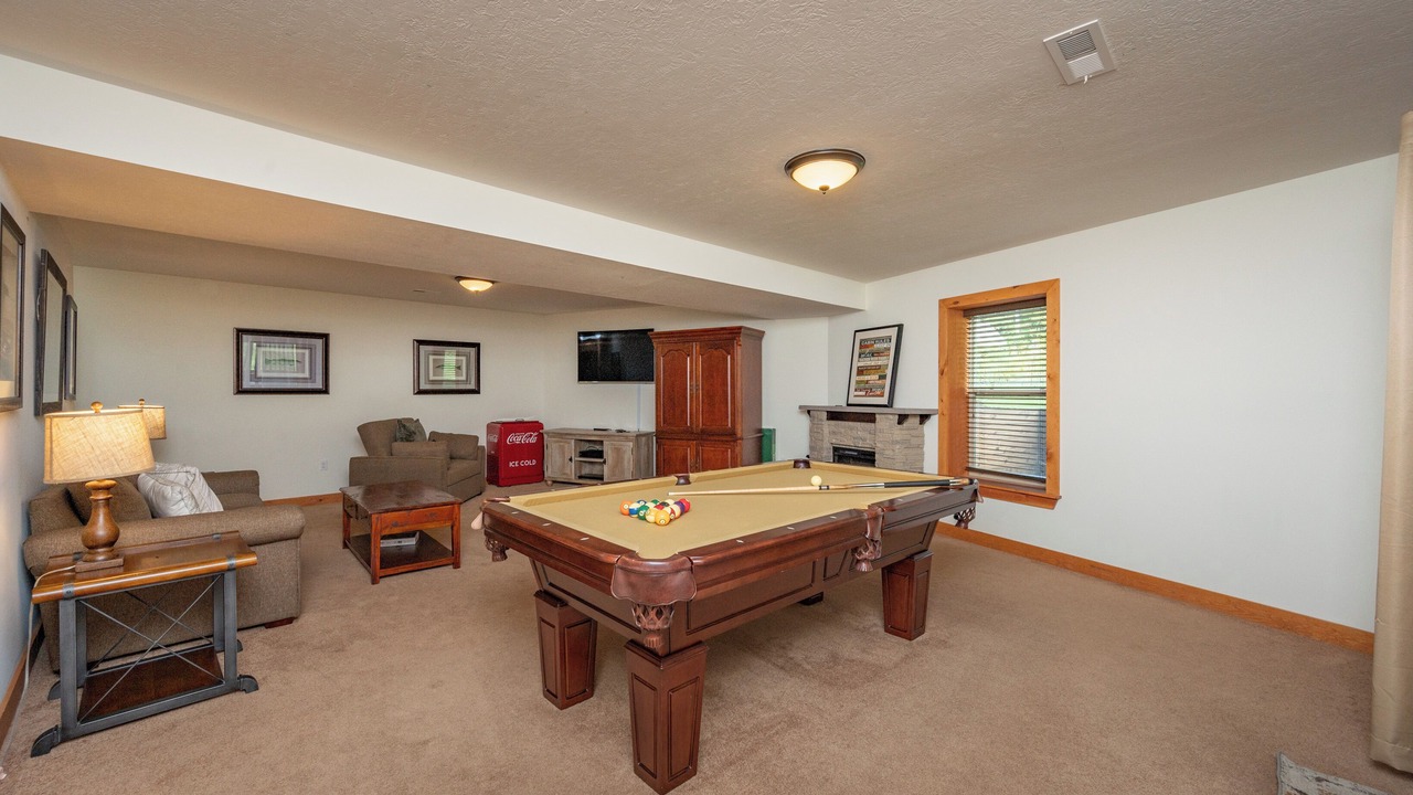 Photo of Livingroom in McHenry