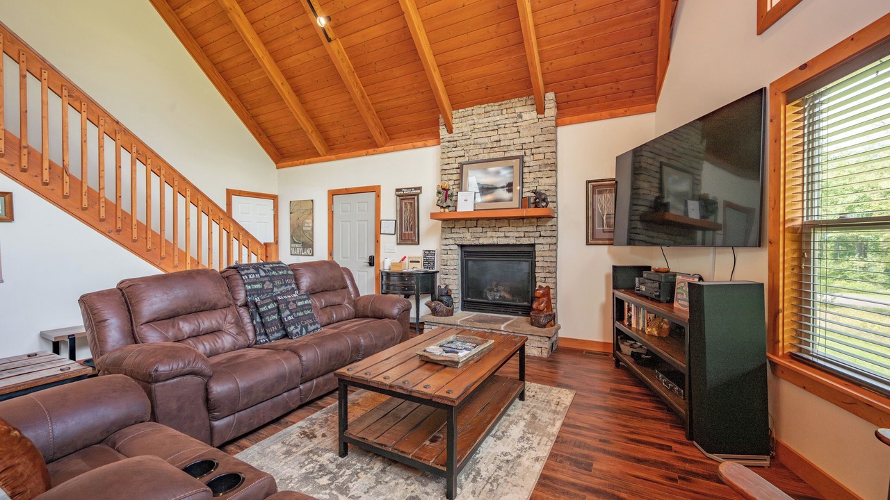 Photo of Livingroom in McHenry