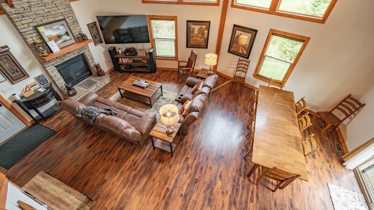 Photo of Livingroom in McHenry