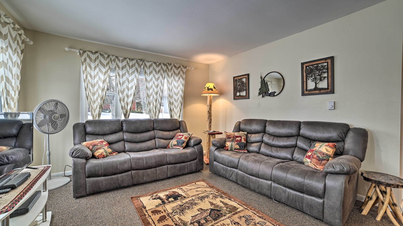 Photo of Livingroom in Houghton Lake Heights