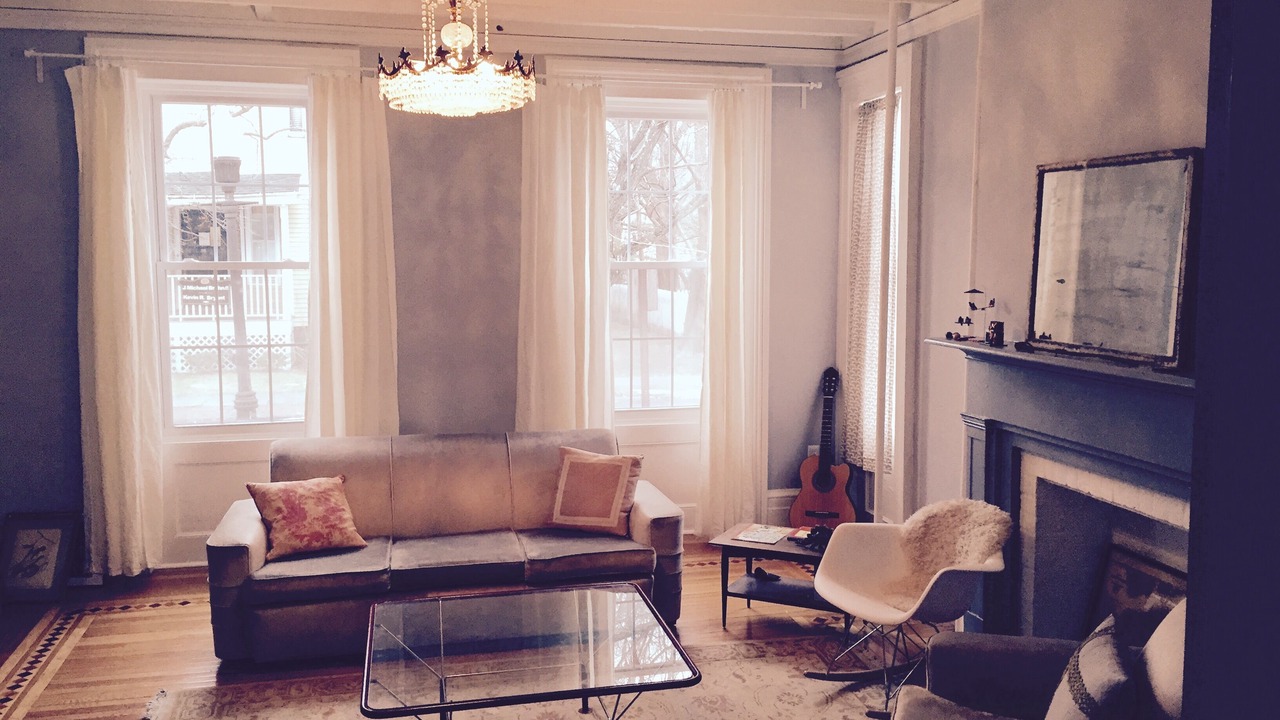 Photo of Livingroom in Kingston Stockade District