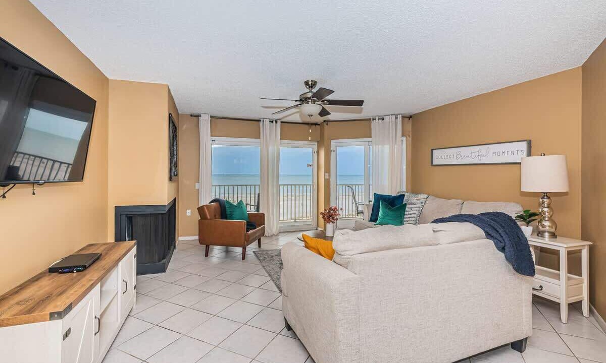 Photo of Livingroom in Clearwater Beach