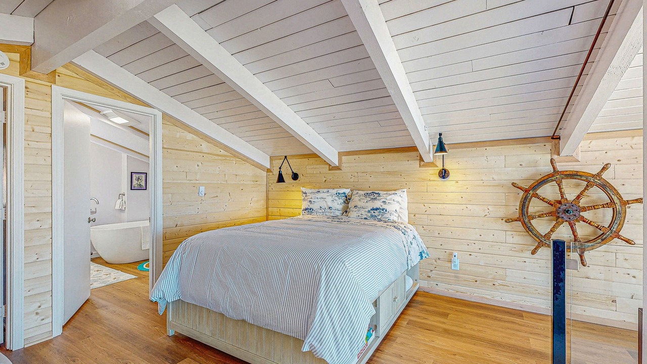 Photo of Bedroom in Rockaway Beach
