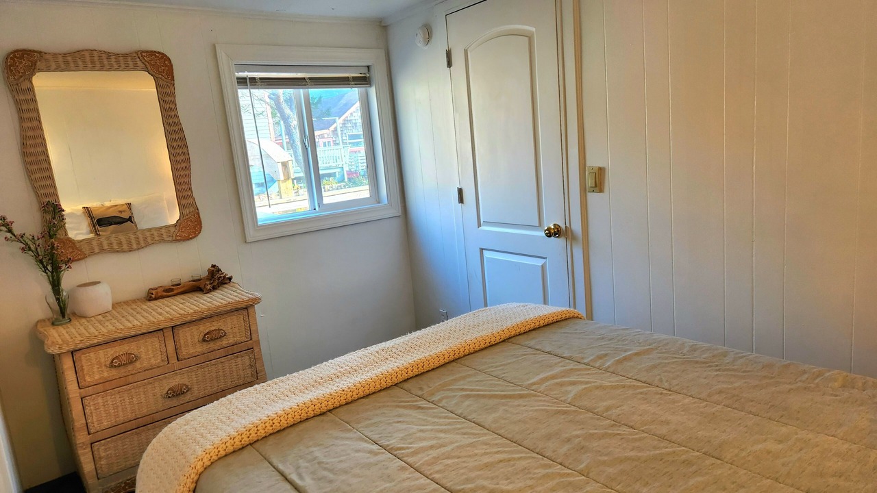 Photo of Bedroom in Nelscott