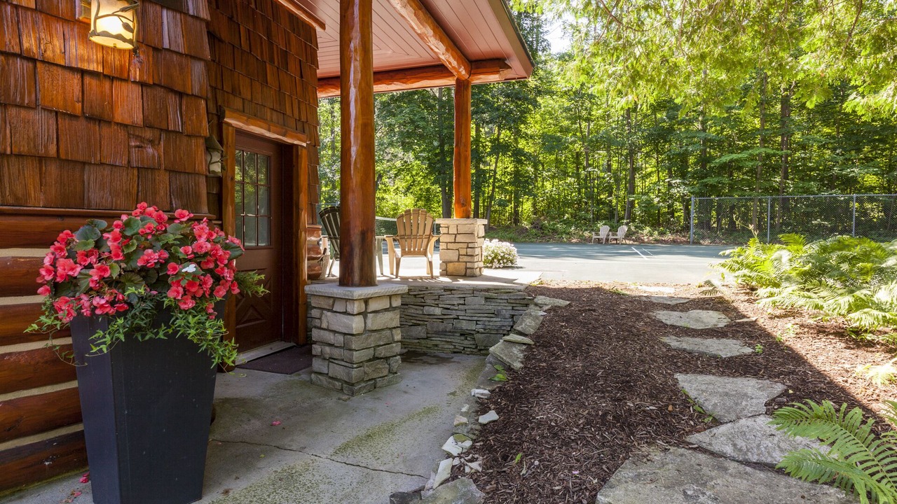 Photo of Patio Balcony in Walloon Lake