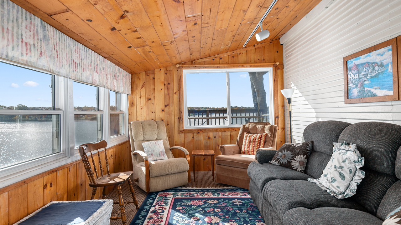 Photo of Livingroom in Newaygo
