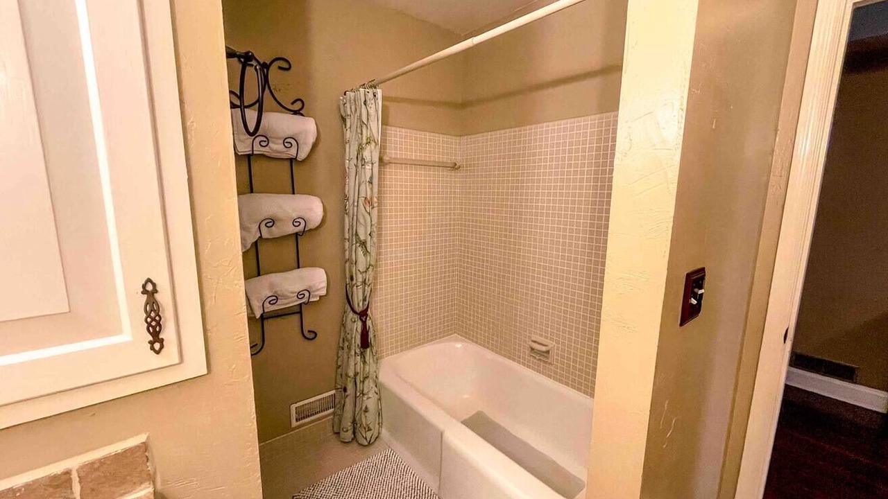 Photo of Bedroom in Montevallo