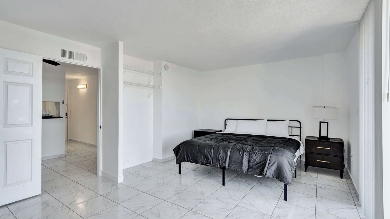 Photo of Bedroom in Golden Glades