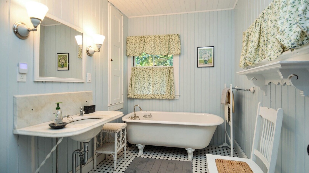 Photo of Bathroom in Tuftonboro