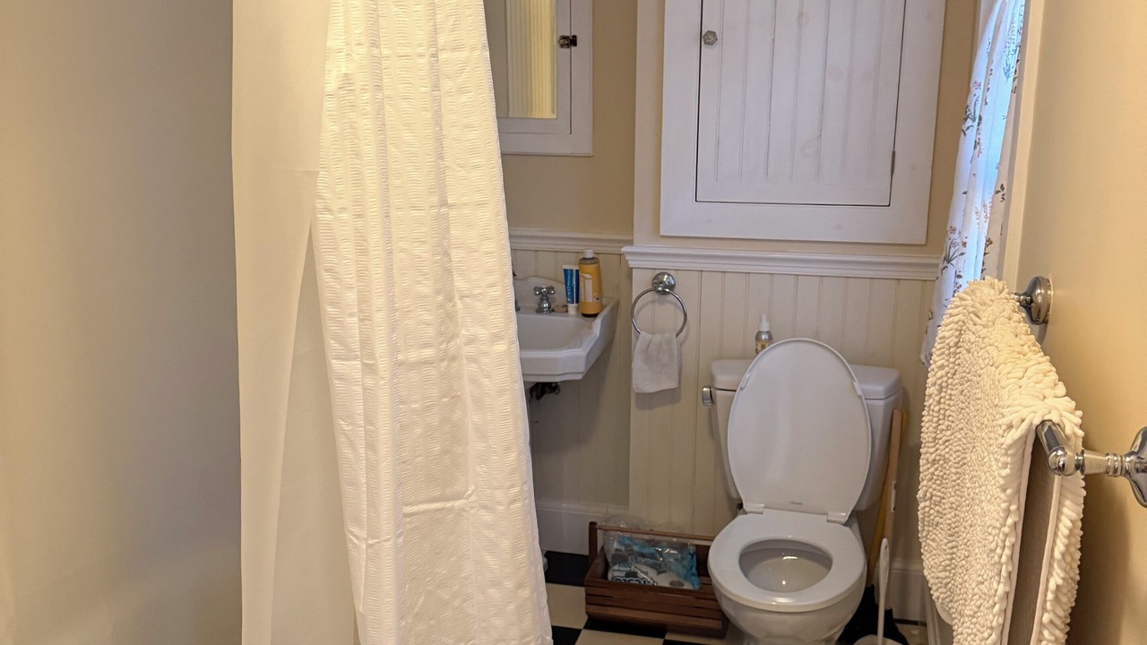 Photo of Bathroom in Isle of Springs