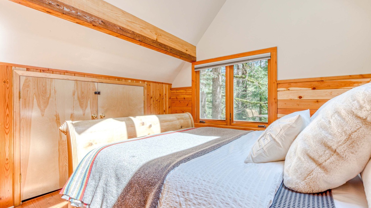 Photo of Bedroom in Rhododendron