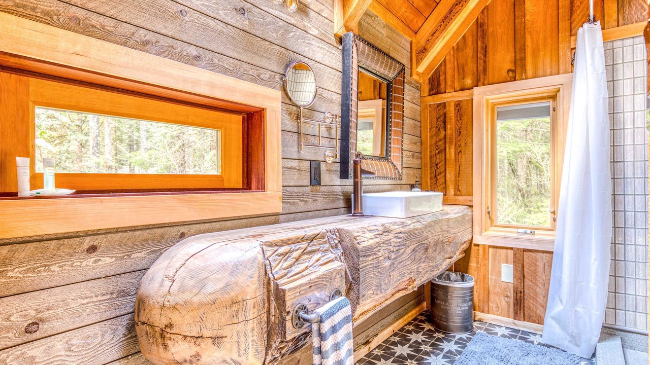 Photo of Bathroom in Rhododendron