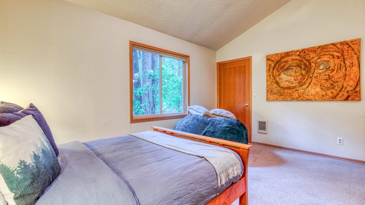 Photo of Bedroom in Rhododendron