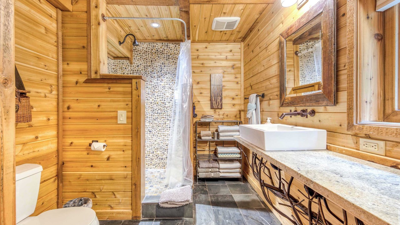 Photo of Bathroom in Rhododendron