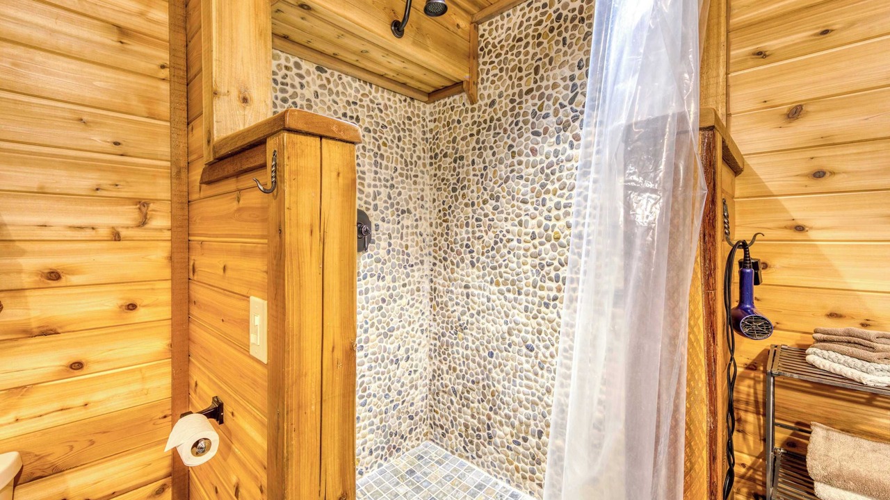 Photo of Bathroom in Rhododendron