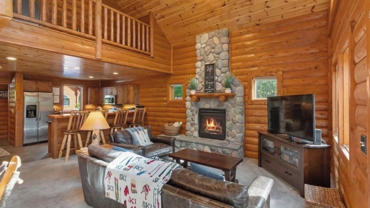 Photo of Livingroom in Boyne City
