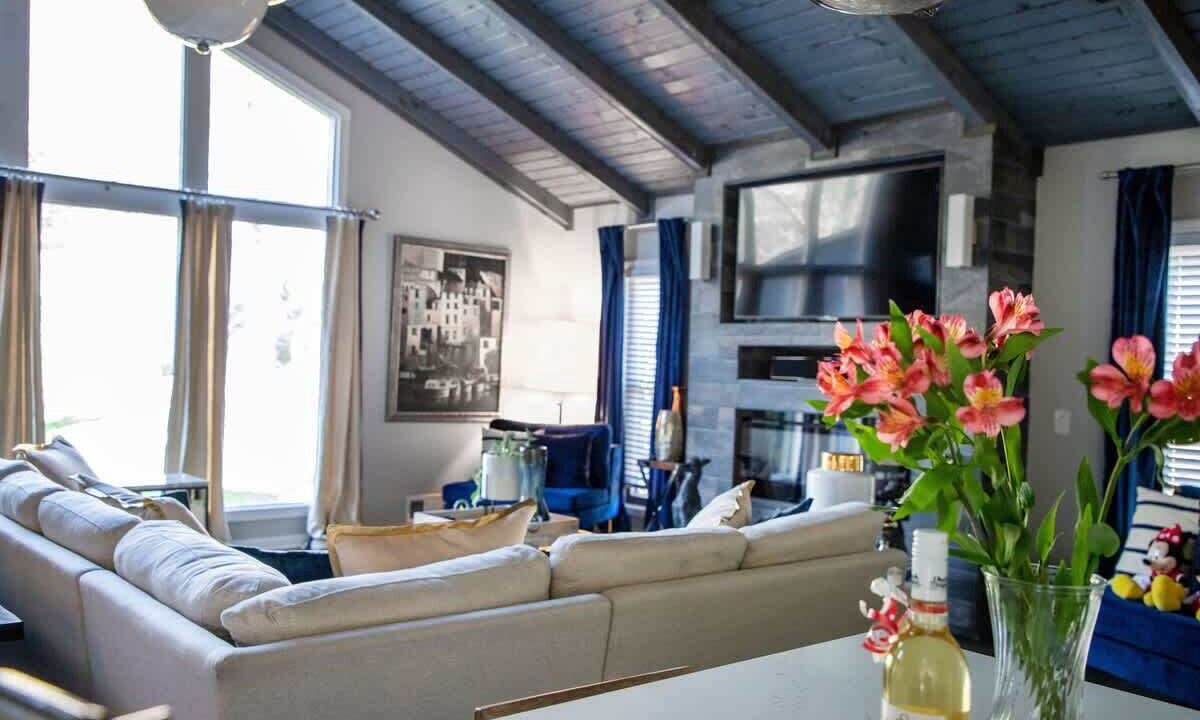 Photo of Livingroom in Roswell
