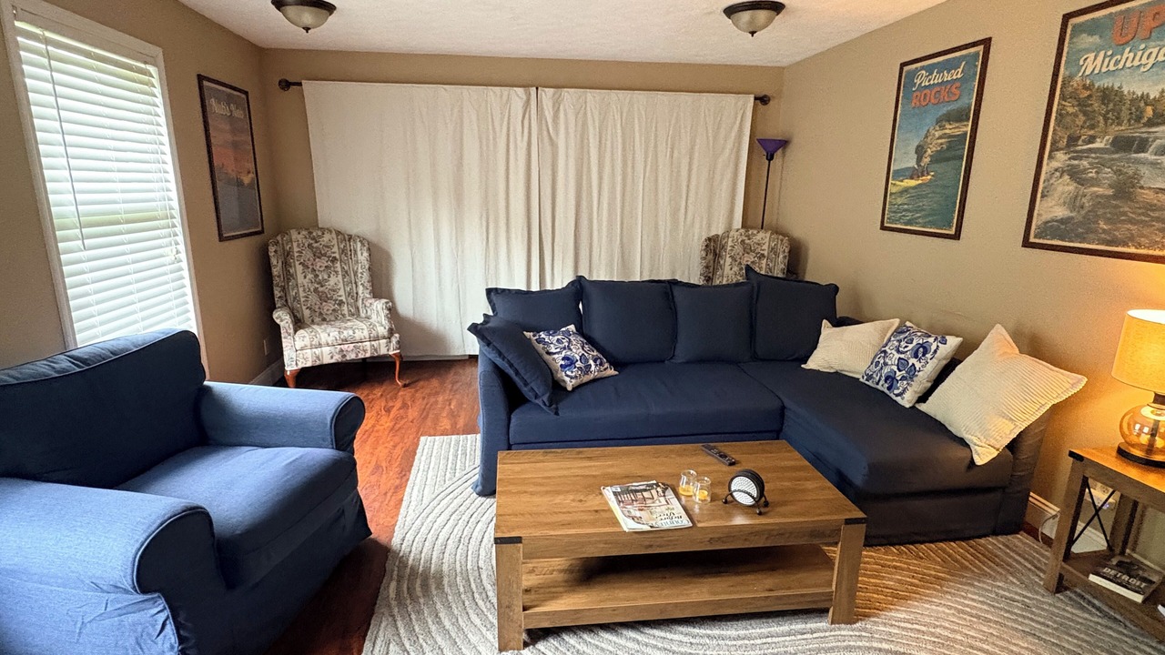 Photo of Livingroom in East Jordan
