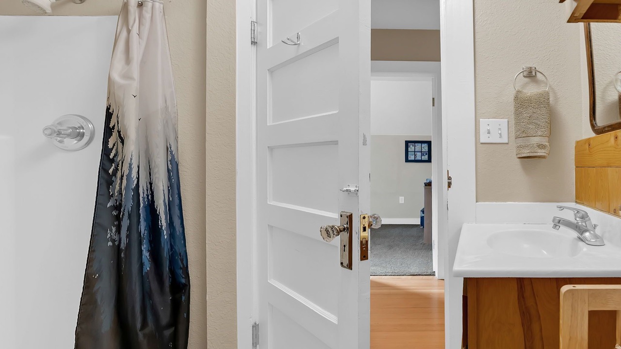 Photo of Bathroom in Rhododendron