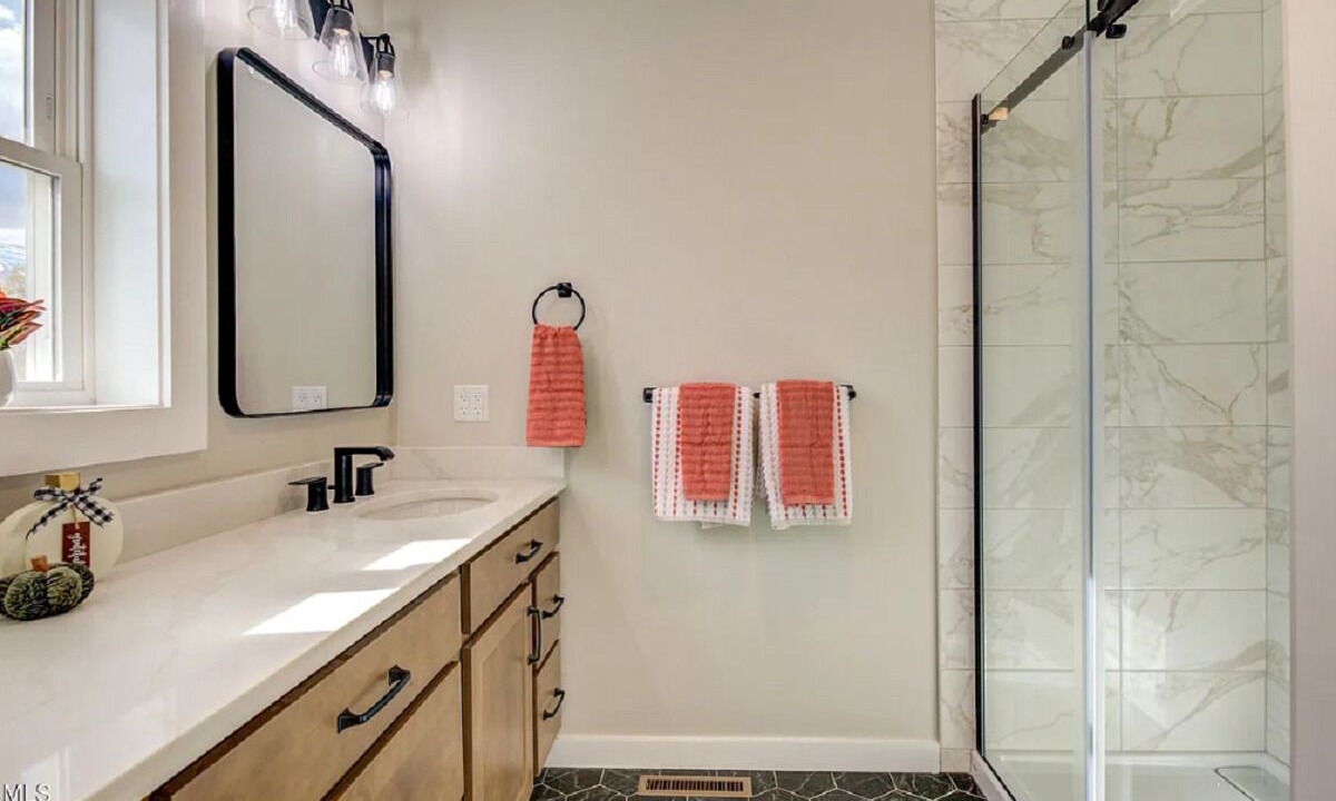 Photo of Bathroom in Scotia