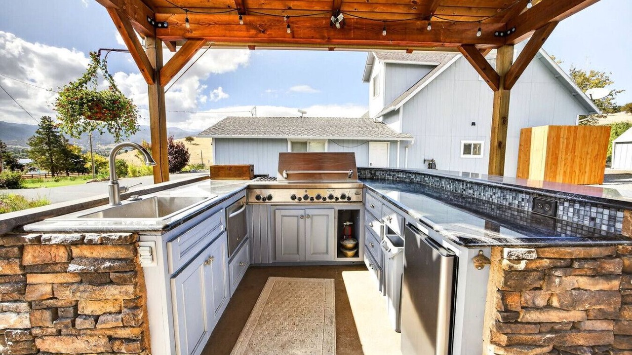 Photo of Outdoor in Medford