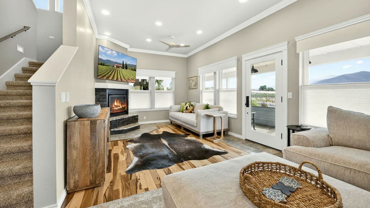 Photo of Livingroom in Medford