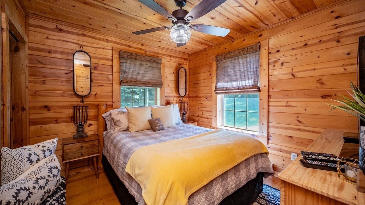 Photo of Bedroom in Thayerville